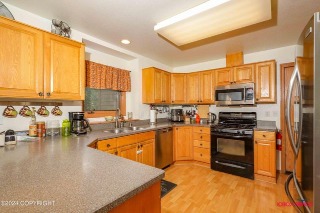 550 S Warmwood Way, Palmer, AK 99645