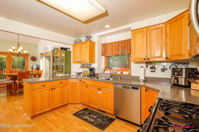 550 S Warmwood Way, Palmer, AK 99645