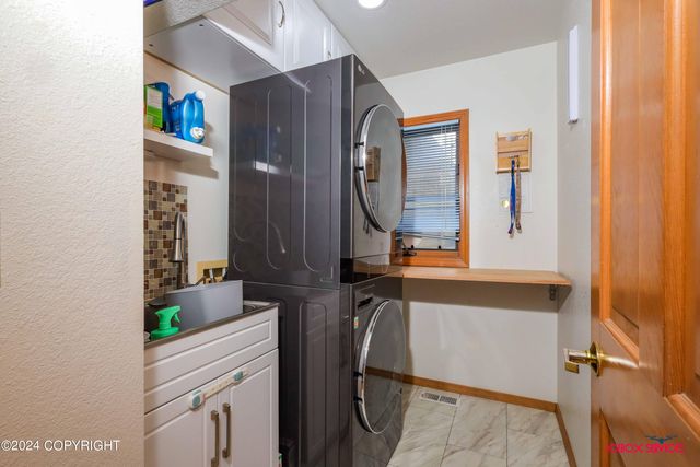 550 S Warmwood Way, Palmer, AK 99645