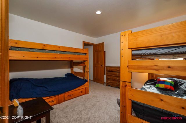 550 S Warmwood Way, Palmer, AK 99645