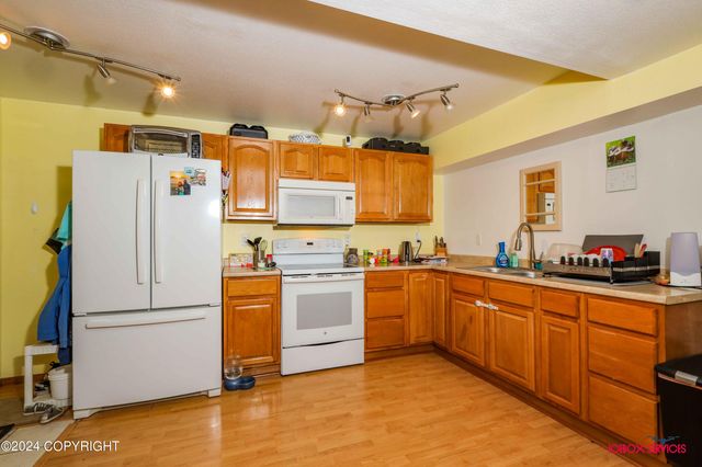 550 S Warmwood Way, Palmer, AK 99645