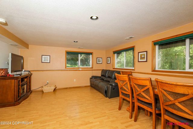 550 S Warmwood Way, Palmer, AK 99645