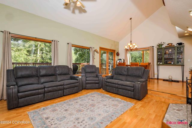 550 S Warmwood Way, Palmer, AK 99645