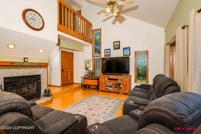 550 S Warmwood Way, Palmer, AK 99645