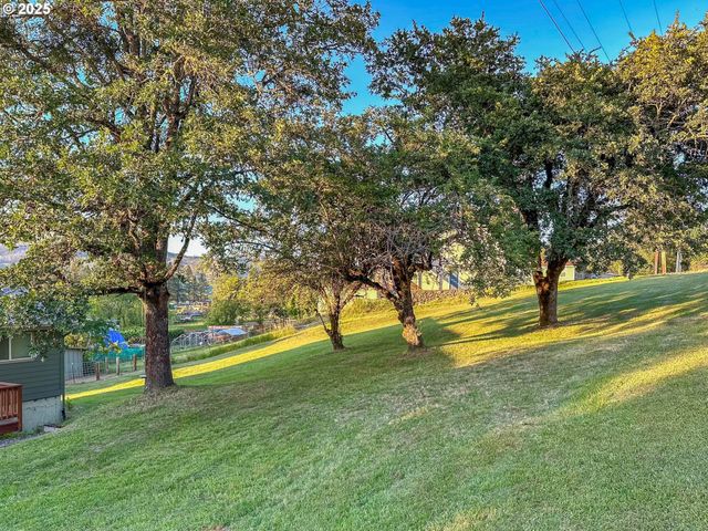 130 TERRACE Dr, Glide, OR 97443