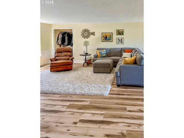 130 TERRACE Dr, Glide, OR 97443