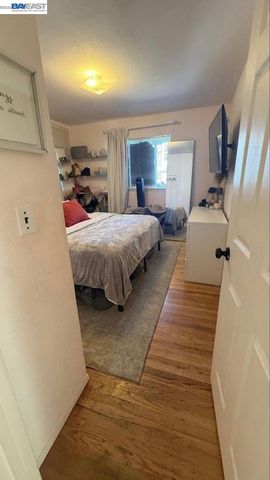 1536 Carleton St, Berkeley, CA 94703