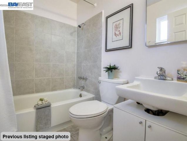 1536 Carleton St, Berkeley, CA 94703