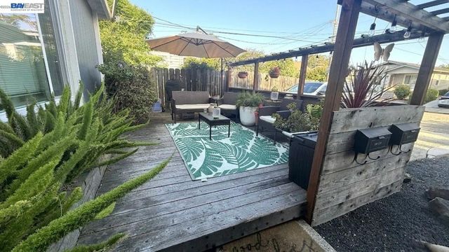 1536 Carleton St, Berkeley, CA 94703