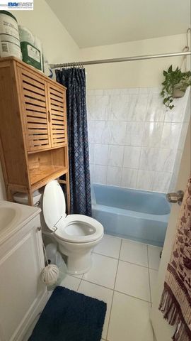 1536 Carleton St, Berkeley, CA 94703