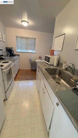 1536 Carleton St, Berkeley, CA 94703