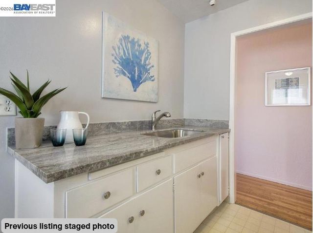1536 Carleton St, Berkeley, CA 94703
