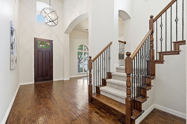 1336 Burnett Drive, Lantana, TX 76226