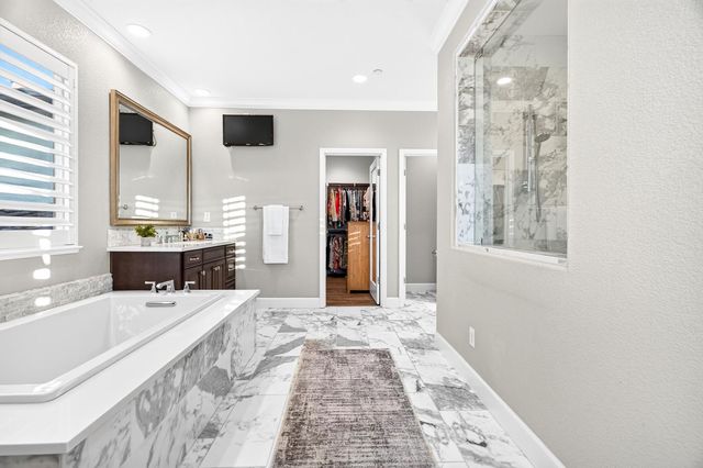 3021 Belmont Dr, Lodi, CA 95242