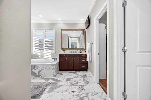 3021 Belmont Dr, Lodi, CA 95242