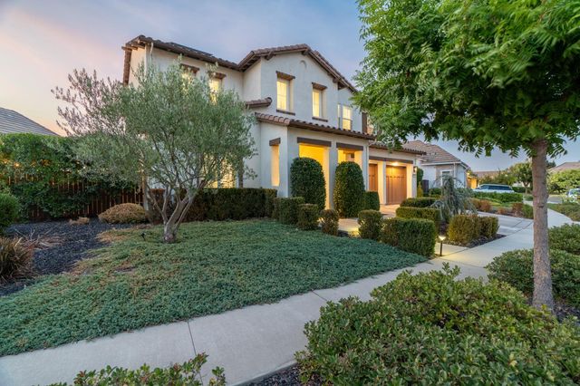 3021 Belmont Dr, Lodi, CA 95242