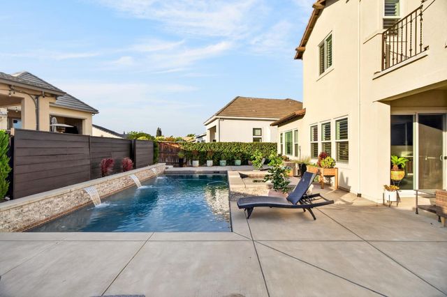 3021 Belmont Dr, Lodi, CA 95242
