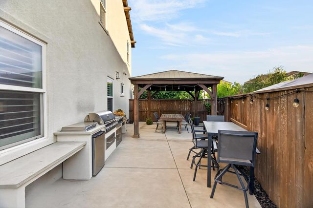 3021 Belmont Dr, Lodi, CA 95242