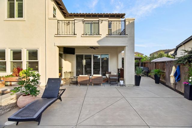 3021 Belmont Dr, Lodi, CA 95242