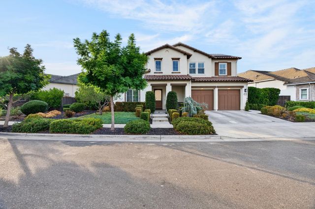 3021 Belmont Dr, Lodi, CA 95242