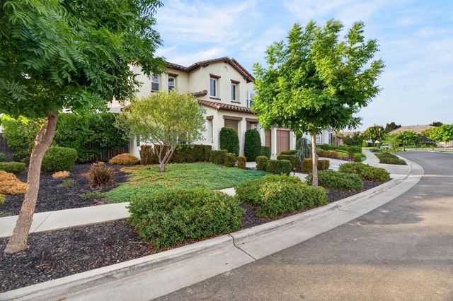 3021 Belmont Dr, Lodi, CA 95242