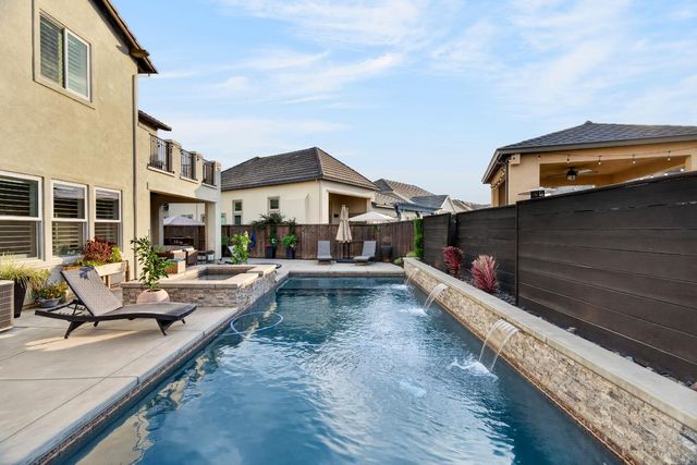 3021 Belmont Dr, Lodi, CA 95242