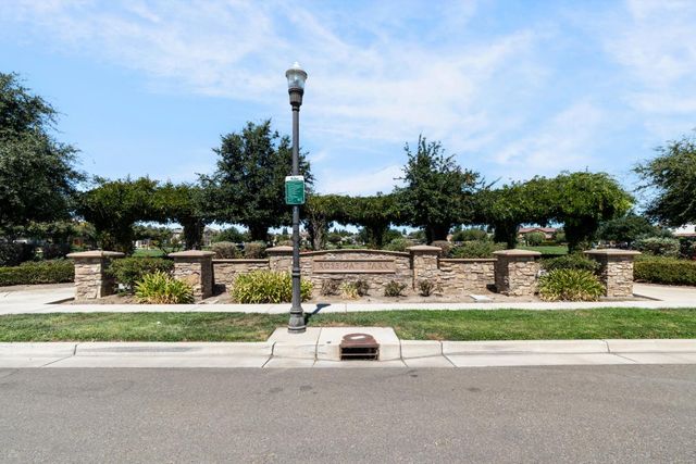3021 Belmont Dr, Lodi, CA 95242