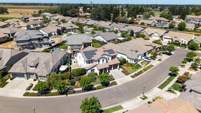 3021 Belmont Dr, Lodi, CA 95242
