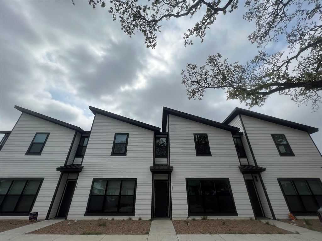 794 Pecan 102, Stephenville, TX 76401
