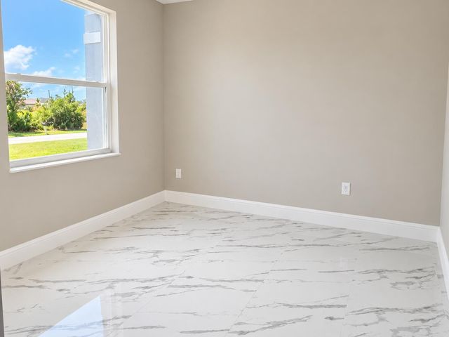 2514 27TH Street W, Lehigh Acres, FL 33971
