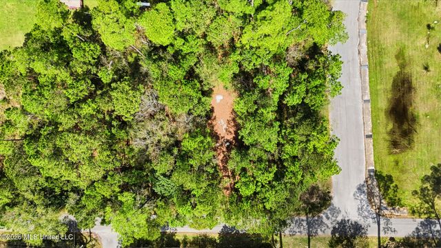 6201 Hermosa Drive, Ocean Springs, MS 39564