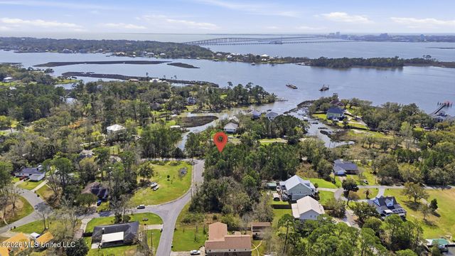 6201 Hermosa Drive, Ocean Springs, MS 39564