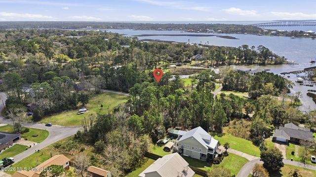 6201 Hermosa Drive, Ocean Springs, MS 39564