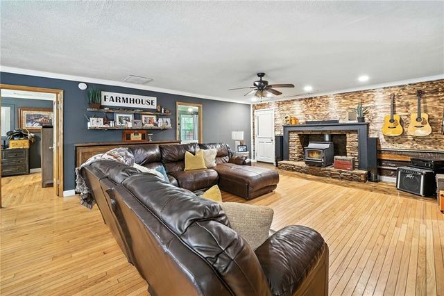 2297 Henderson Mountain Road, Jasper, GA 30143