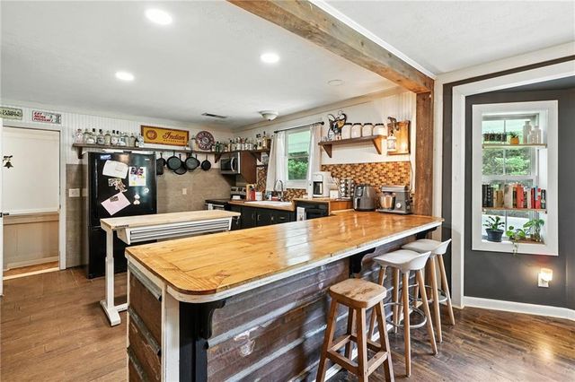 2297 Henderson Mountain Road, Jasper, GA 30143