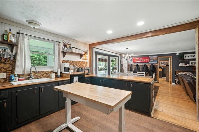 2297 Henderson Mountain Road, Jasper, GA 30143