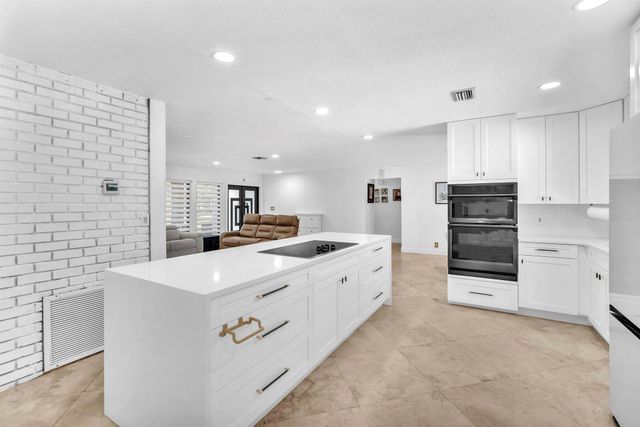 11800 NW 25th St, Plantation, FL 33323