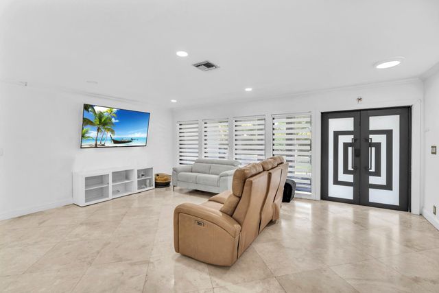 11800 NW 25th St, Plantation, FL 33323