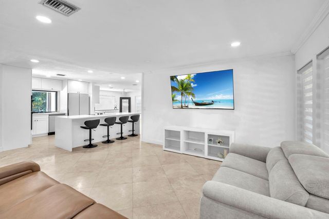 11800 NW 25th St, Plantation, FL 33323