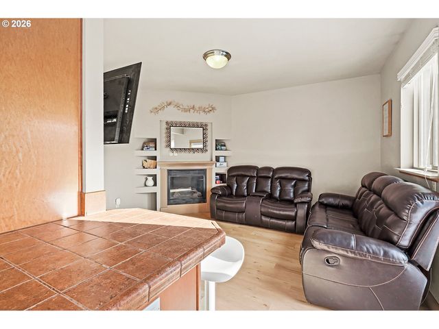 41 Nw LASHER St C4, Stevenson, WA 98648
