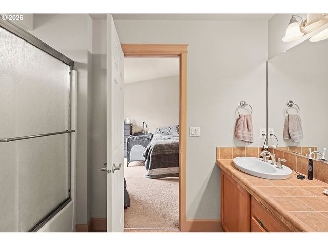 41 Nw LASHER St C4, Stevenson, WA 98648