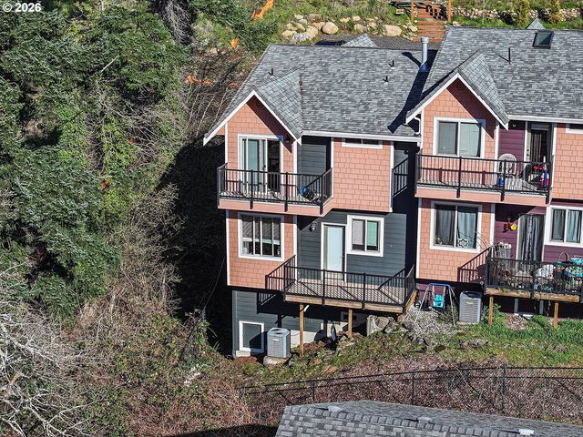 41 Nw LASHER St C4, Stevenson, WA 98648