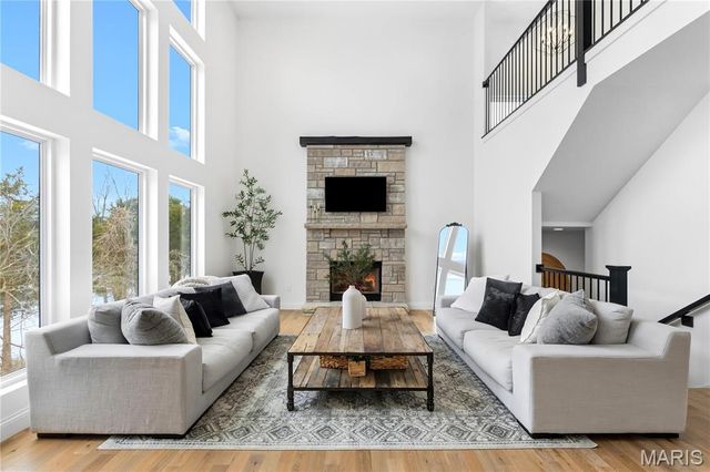 102 Enclave Terrace Court, Weldon Spring, MO 63304