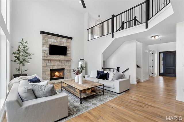 102 Enclave Terrace Court, Weldon Spring, MO 63304