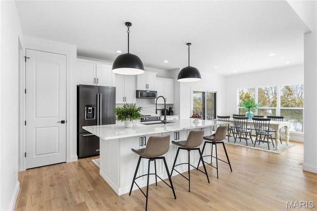 102 Enclave Terrace Court, Weldon Spring, MO 63304