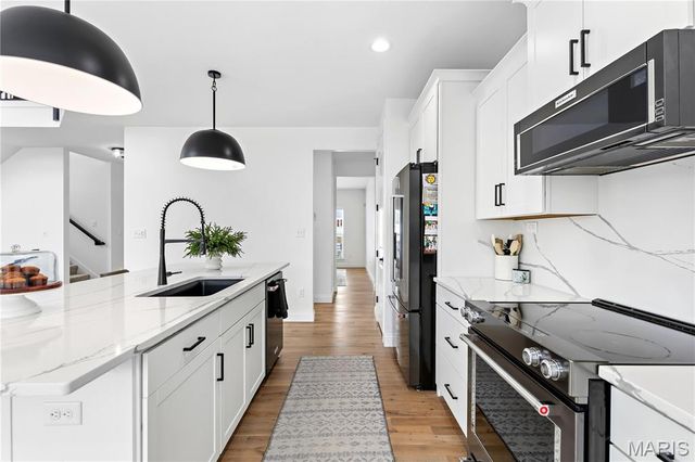 102 Enclave Terrace Court, Weldon Spring, MO 63304