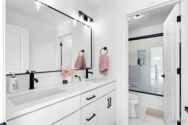 102 Enclave Terrace Court, Weldon Spring, MO 63304