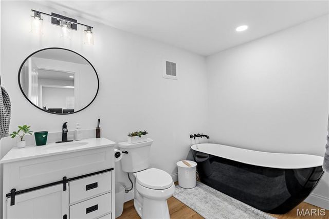 102 Enclave Terrace Court, Weldon Spring, MO 63304