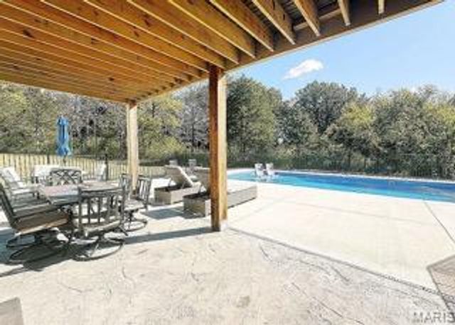 102 Enclave Terrace Court, Weldon Spring, MO 63304