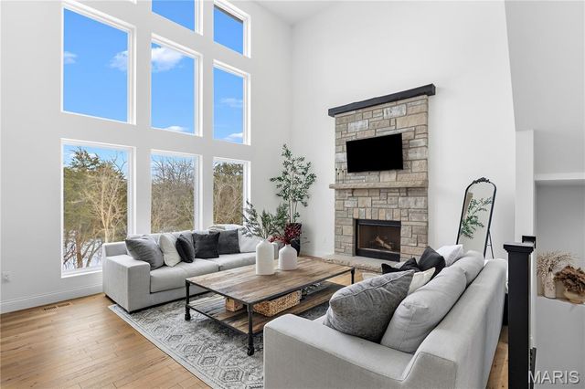 102 Enclave Terrace Court, Weldon Spring, MO 63304